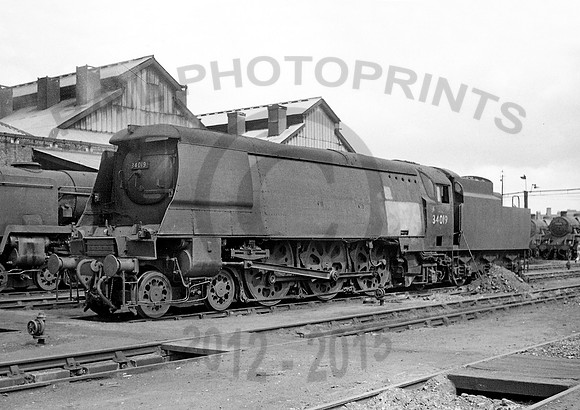 34019-Y-NineElms-0765-BR742