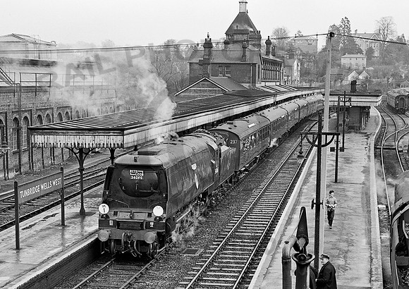 34066 Tunbridge Wells West 220364 HB648