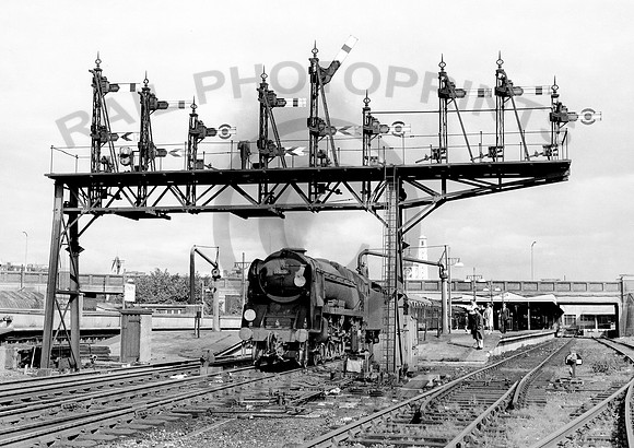 34046 Southampton Central 300865  HB65M651