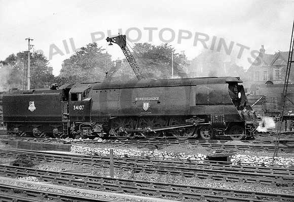34107-Y-Bournemouth-010652-RPC322