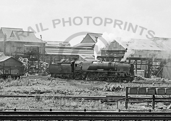 34037 Nine Elms 1063 CW543