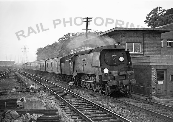 34086-Southampton-290565-JC628