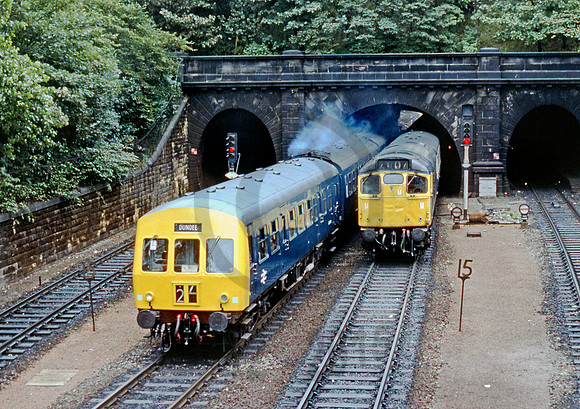 Class 101 Princes Street Edinburgh 0875 JV 544