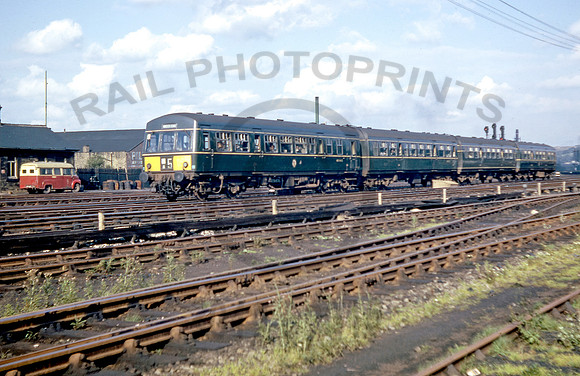 Class 101 Mirfield 310766 CD101