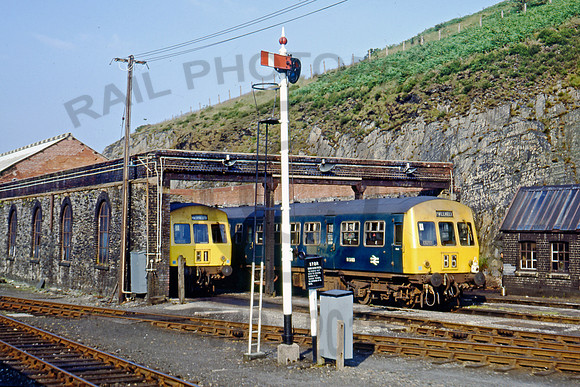 Class 101 Machynlleth  0872 DC106