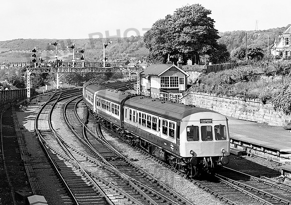 101DMU-Y-Scarborough-180683-JC810