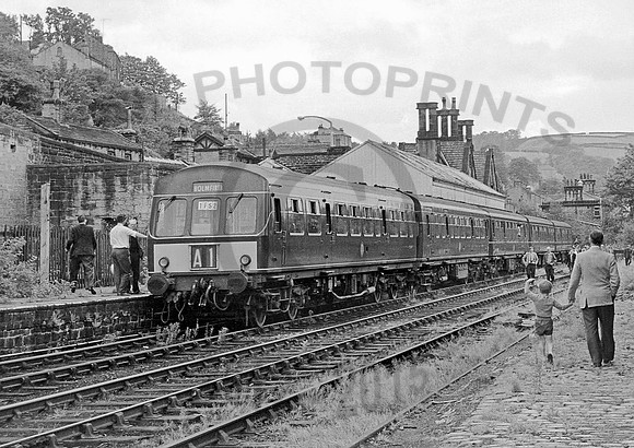 Class101-51429-Y-Holmfirth-060964-RPC033