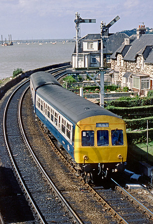 Class 101 Deganwy 310884 BR822