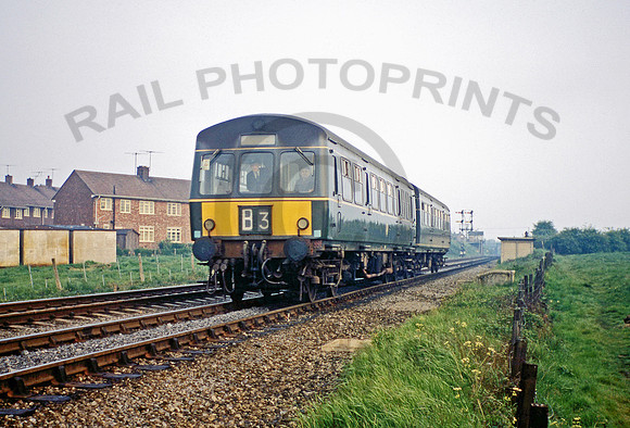 Class 101 Norton South 250568 CD002