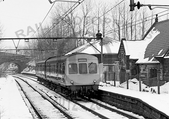 Class 101 Oughtibridge 260281 JC034