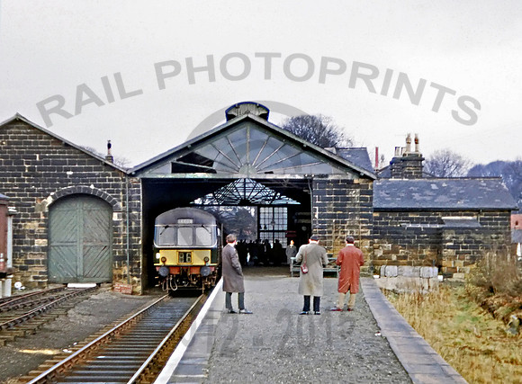 Class 101 Guisborough Station 28-2-1964 CDSC1022