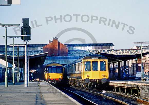 Class 101 and 116 DMUs Shrewsbury 190184 BR819