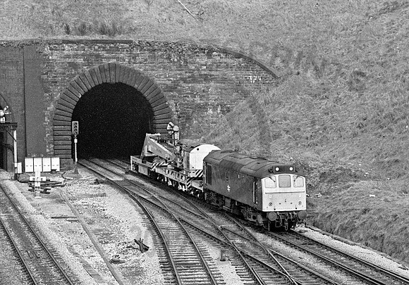 25139-Newport-110378-JC1