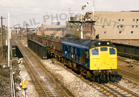 25230-Y-PhilipsParkManchester-0384-CW765
