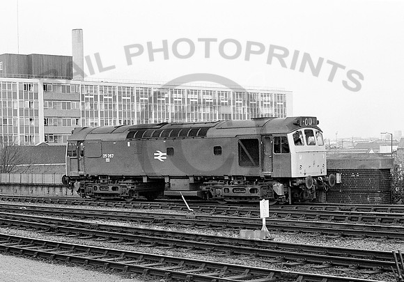 25267-Y-BathRoad-220478-JC982