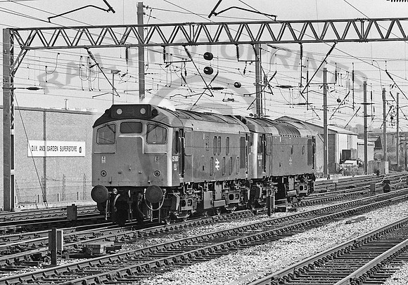 25080-Y-Carlisle-090582-JC999