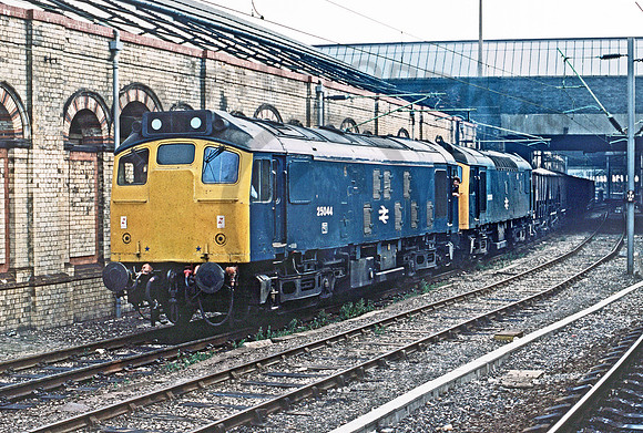 25044 Crewe 170884 BR108