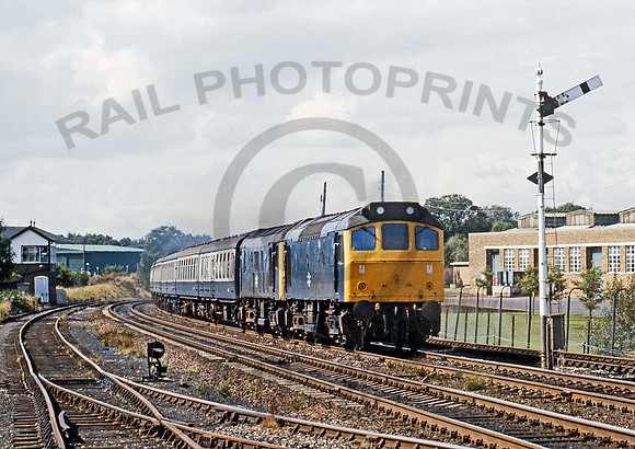 25208 Cosford 040982 BR242