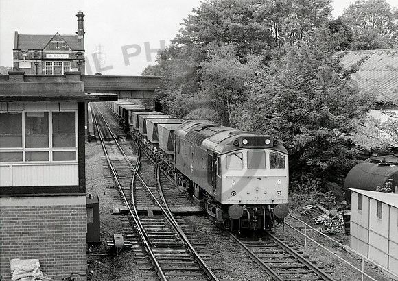 25190-Y-WaterOrton-120682-JC021