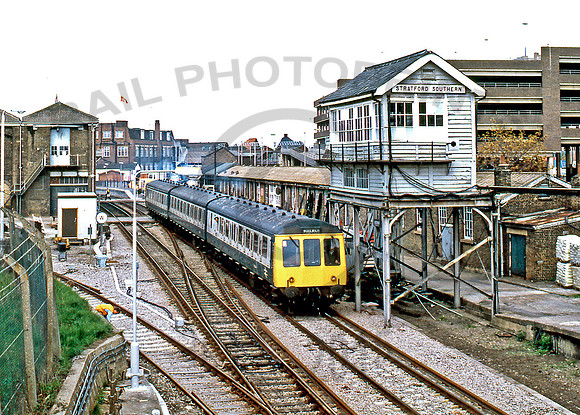 Class 116 53844-59335-53897-Stratford-Southern-010585GE