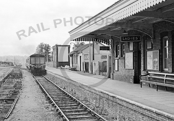 Class 116 Calne 040965  HB65M652