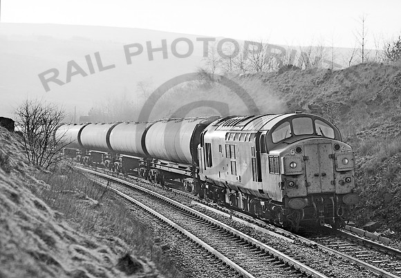 37xxx Saddleworth 1977 RPC431