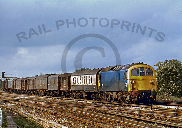 74008-Y-Farnborough-181076-DC888