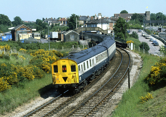 Class205-1105-Y-Woolston-290582-JC2