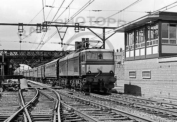 E27006-Y-Hadfield-0364-CW803
