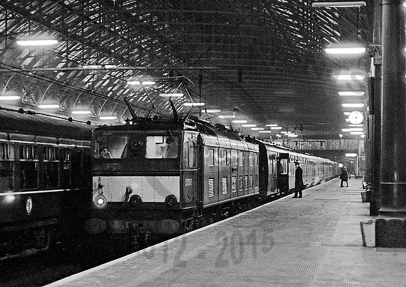 27006 Manchester Piccadilly 1066 CW588