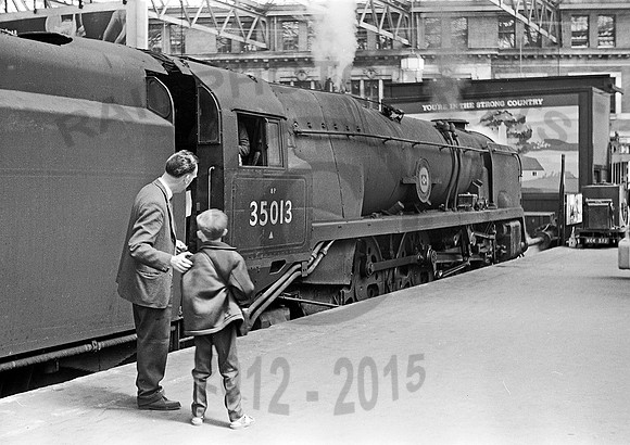 35013-Y-Waterloo-0765-BR739