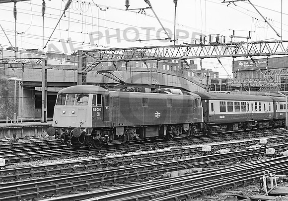 82005-Y-Euston-290883-HB582