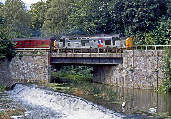37412-Bradford-on-Avon-130997-JC674