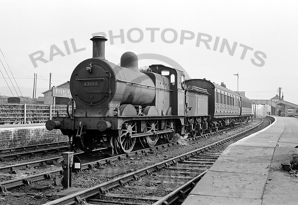 43194-Y-EvercreechJunction-150355-HB693
