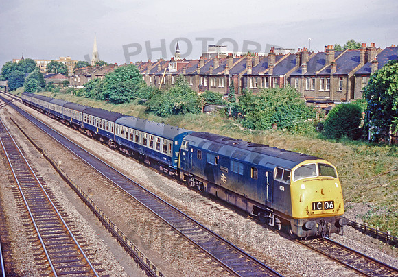 834 West Ealing 140771 DMo064