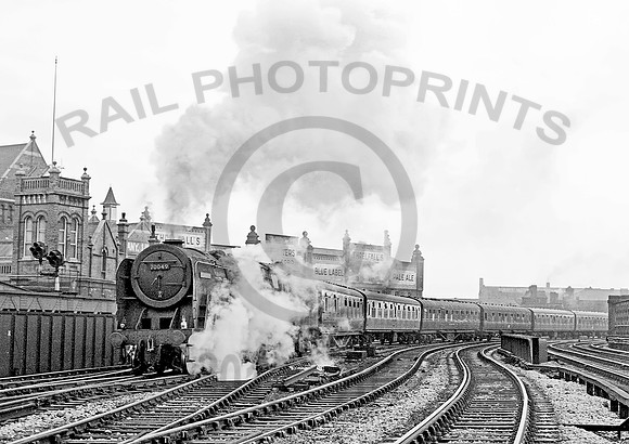 70049-Y-Salford-0461-RPC836