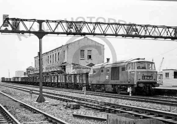 7070 Swindon   230572  JM208