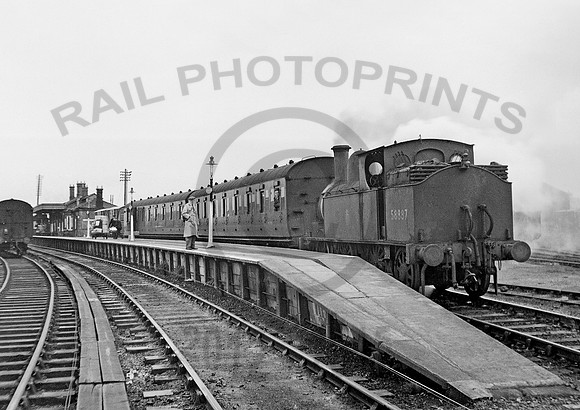 58887-Y-Dunstable-221152-HB024