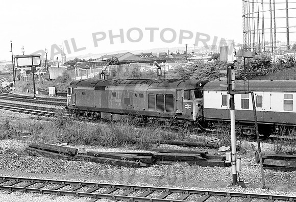 50025-DrDays-Bristol-250678-JC