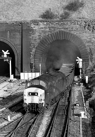 37279-Y-Newport-031281-RP553