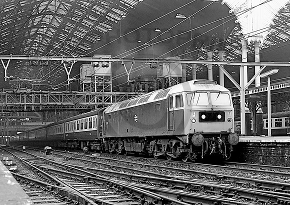 47011-Liverpool-Street-120180-JC713