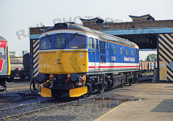 33035-Eastleigh-1993-0962-325