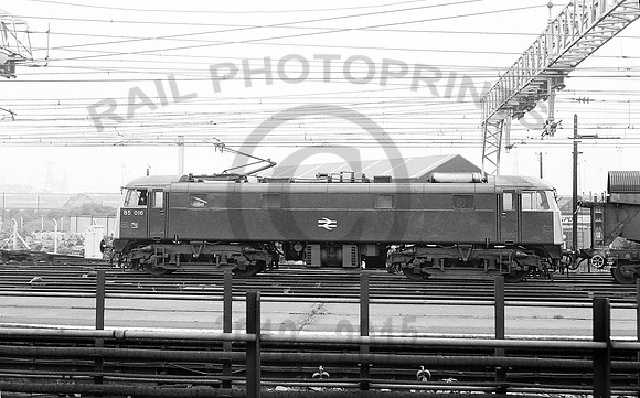 85016-Y-Stratford-110588-RPC470