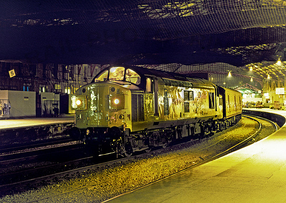 37072-BristolTM-040990-JC0022