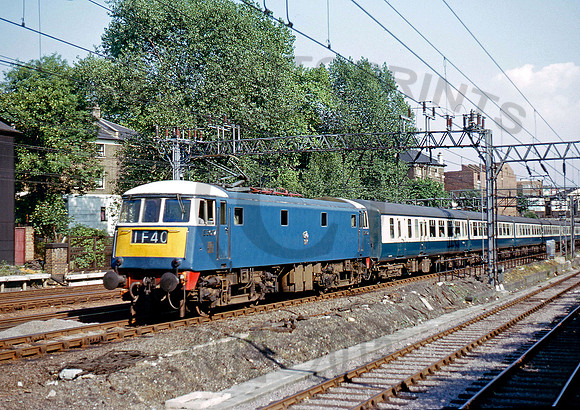E3017-Y-CamdenBank-o566-DCC502