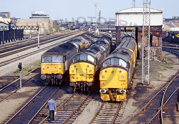 47234-37076-Cardiff-050591-RPC984