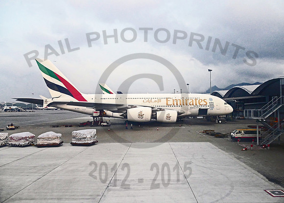 Emirates A380 A6EEE Hong Kong 080316 JC218