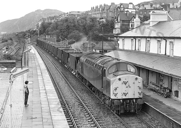 40001 Penmaenmawr 030683   JC533
