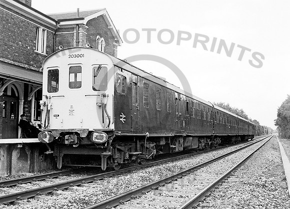203001-Y-Hamstreet-040887-RPC26