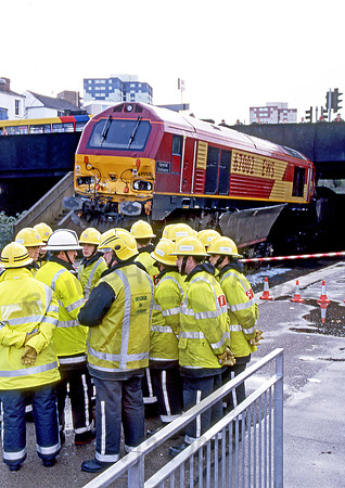 67002-Y-LawrenceHill-011105-JC032